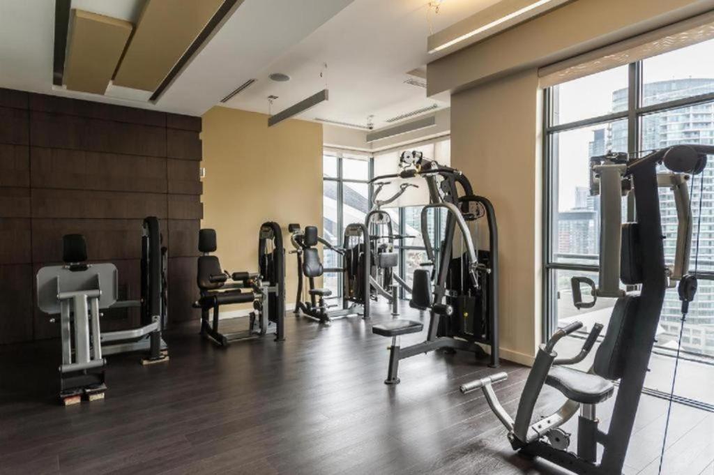 Skyline - Walk To Mtcc, Acc, Rogers Centre & Entertainment District Aparthotel